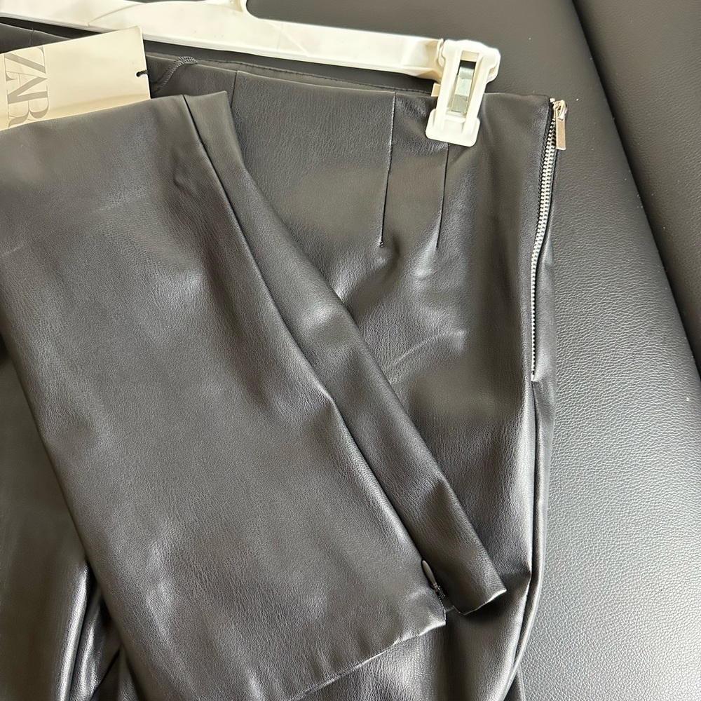 Women’s Zara leather pants - Picture 3 of 3